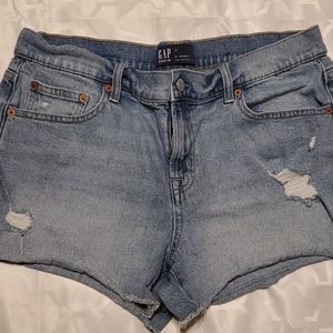 ⭐ GAP Distressed Denim City Short